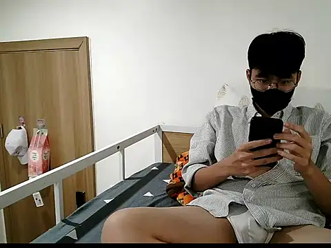 Gwencloudy online show from October 22, 2025, 3:00 pm