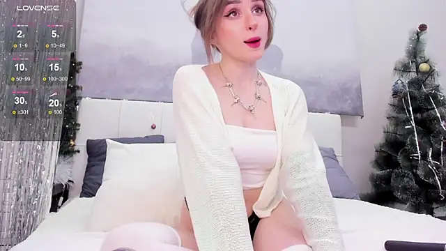 JuliaVangg 19 online show from February 11, 2025, 1:52 am