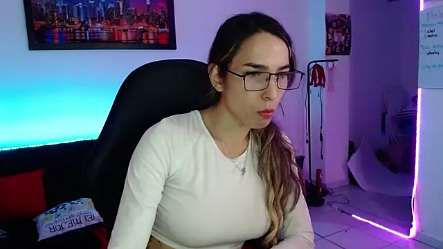 Snapshot of Niky_777 chatting on November 4, 2025, 9:51 pm Niky 777 online show from November 4, 2025, 9:51 pm