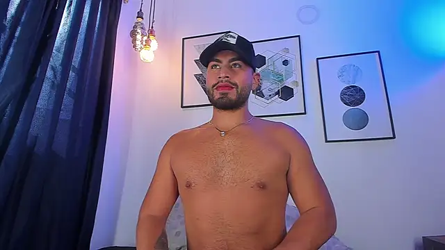 Juan Castano online show from February 3, 2025, 1:51 pm