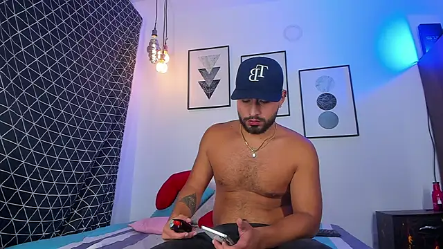 Juan Castano online show from March 9, 2025, 11:14 am