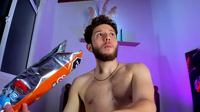 Juan Castano online show from November 18, 2025, 7:00 am