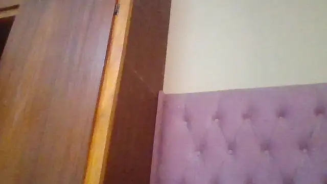 Snapshot of ShooingBunch chatting on December 15, 2025, 7:03 am ShooingBunch online show from December 15, 2025, 7:03 am