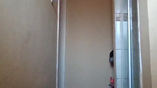 Snapshot of ShooingBunch chatting on November 6, 2025, 7:23 am ShooingBunch online show from November 6, 2025, 7:23 am