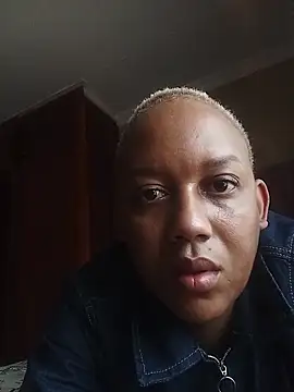 Snapshot of ShooingBunch chatting on February 19, 2026, 12:46 pm ShooingBunch online show from February 19, 2026, 12:46 pm