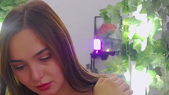 Snapshot of MeIisaLove chatting on September 10, 2025, 8:52 pm MeIisaLove online show from September 10, 2025, 8:52 pm