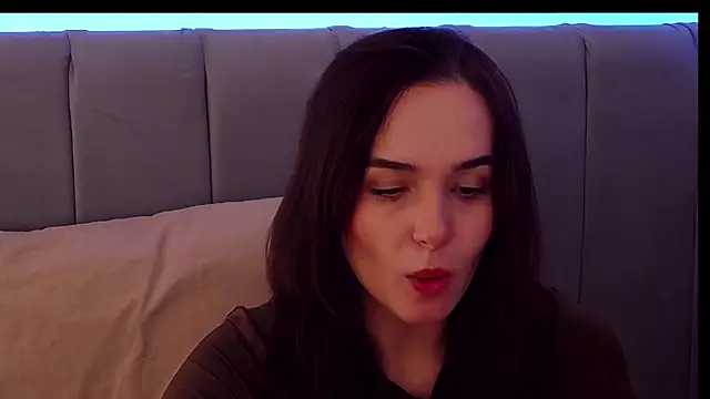 Snapshot of MeIisaLove chatting on November 22, 2025, 2:27 pm MeIisaLove online show from November 22, 2025, 2:27 pm