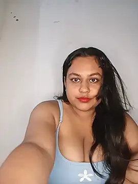 bumblebeegirl online show from July 26, 2026, 2:13 pm