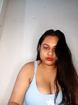 bumblebeegirl online show from April 1, 2026, 3:20 pm