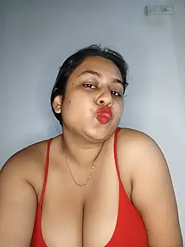 bumblebeegirl online show from June 20, 2026, 1:38 pm