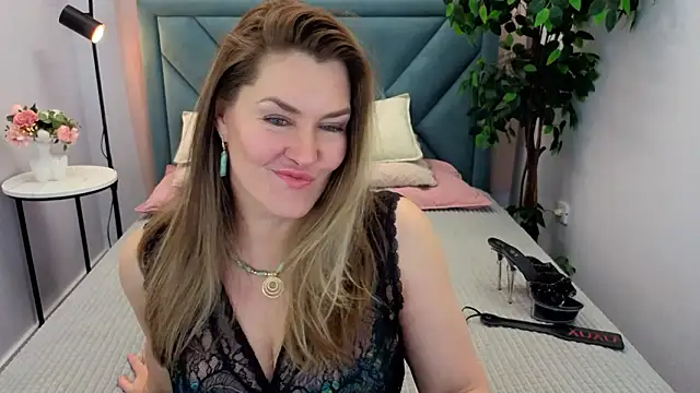 Adele Russo online show from March 5, 2026, 4:14 pm