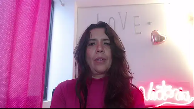 Snapshot of Victoria_meester chatting on March 3, 2025, 8:32 pm Victoria meester online show from March 3, 2025, 8:32 pm