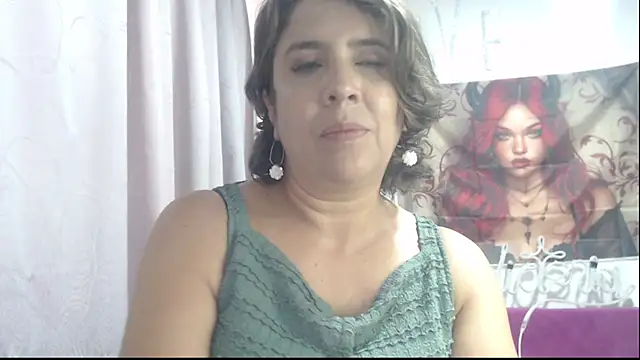 Snapshot of Victoria_meester chatting on November 18, 2025, 8:01 pm Victoria meester online show from November 18, 2025, 8:01 pm