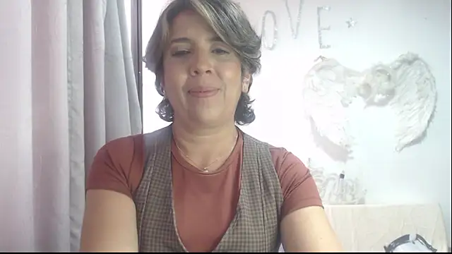 Snapshot of Victoria_meester chatting on September 11, 2025, 8:31 pm Victoria meester online show from September 11, 2025, 8:31 pm