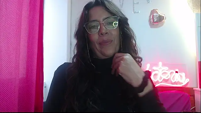 Snapshot of Victoria_meester chatting on March 19, 2025, 8:54 pm Victoria meester online show from March 19, 2025, 8:54 pm