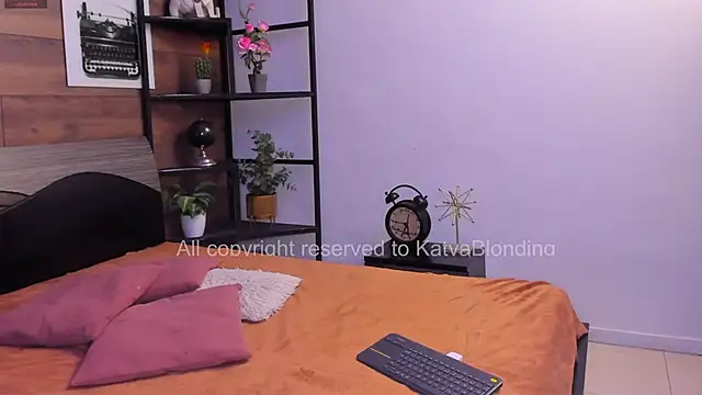 Snapshot of KatyaBlonding chatting on October 6, 2025, 3:13 pm KatyaBlonding online show from October 6, 2025, 3:13 pm