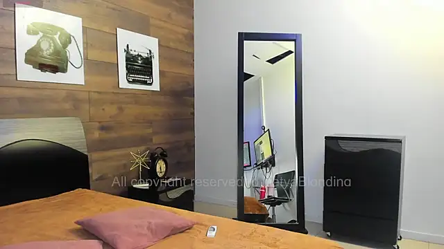 Snapshot of KatyaBlonding chatting on November 13, 2025, 4:11 pm KatyaBlonding online show from November 13, 2025, 4:11 pm