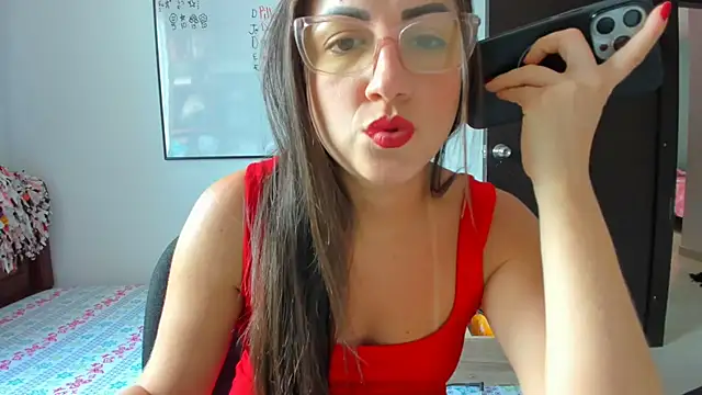 Snapshot of squirttati33 chatting on May 12, 2026, 2:34 pm squirttati33 online show from May 12, 2026, 2:34 pm