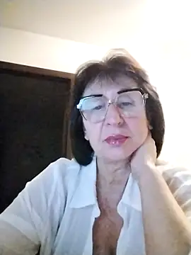 Snapshot of AlbinaXPretty chatting on November 19, 2025, 8:42 pm AlbinaXPretty online show from November 19, 2025, 8:42 pm