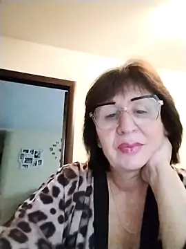 Snapshot of AlbinaXPretty chatting on October 24, 2025, 6:45 am AlbinaXPretty online show from October 24, 2025, 6:45 am