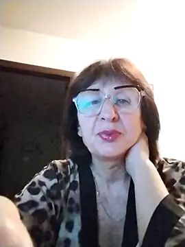 Snapshot of AlbinaXPretty chatting on November 18, 2025, 4:21 pm AlbinaXPretty online show from November 18, 2025, 4:21 pm