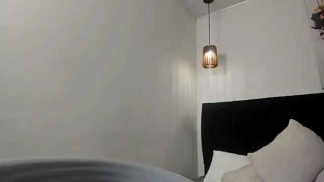 dolly zoe online show from March 11, 2026, 3:55 am