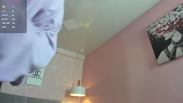 dolly zoe online show from November 26, 2025, 4:23 am