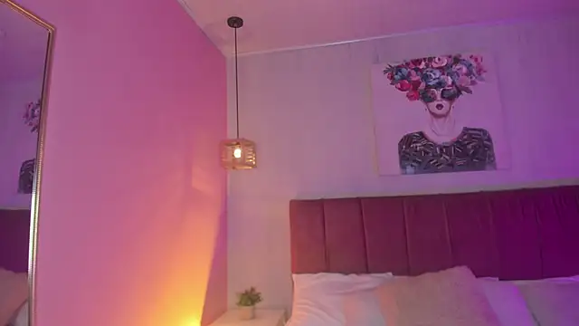 ayshel   online show from November 17, 2025, 5:06 pm