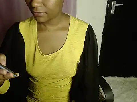 Snapshot of savage_laura chatting on October 30, 2025, 4:33 am savage laura online show from October 30, 2025, 4:33 am