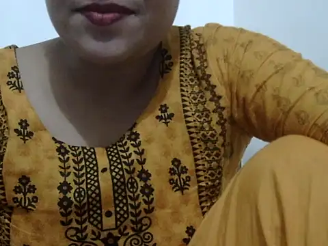 shekira99 online show from October 4, 2025, 6:42 pm