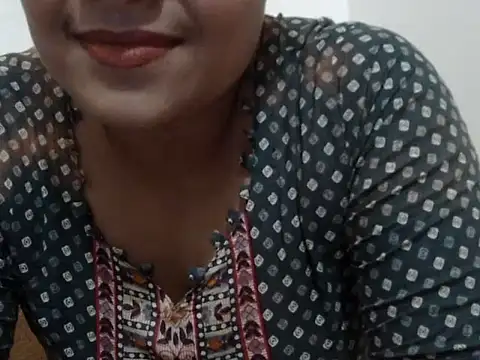 shekira99 online show from September 13, 2025, 12:27 pm