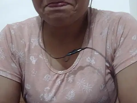 shekira99 online show from September 20, 2025, 7:52 pm