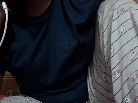 shekira99 online show from September 16, 2025, 7:04 pm