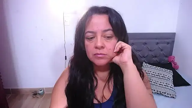Snapshot of lucia_vonne_ chatting on June 21, 2026, 6:57 pm lucia vonne online show from June 21, 2026, 6:57 pm