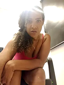 Snapshot of _Victoria_Hills chatting on May 9, 2026, 11:57 am Victoria Hills online show from May 9, 2026, 11:57 am