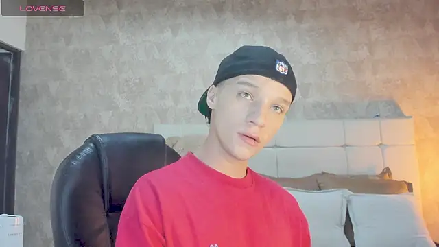 angelcortes online show from January 14, 2026, 9:51 pm