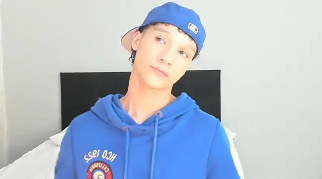 angelcortes online show from March 4, 2025, 11:51 am