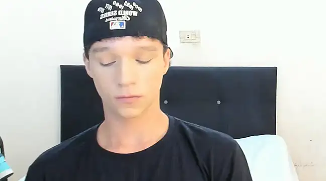 angelcortes online show from January 25, 2025, 12:47 pm