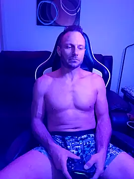 Snapshot of Funwithbrad1 chatting on December 10, 2024, 7:58 am Funwithbrad1 online show from December 10, 2024, 7:58 am