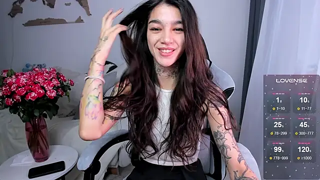 vinkitinkii online show from September 28, 2025, 7:37 am