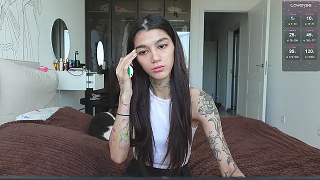 vinkitinkii online show from October 9, 2025, 7:09 am