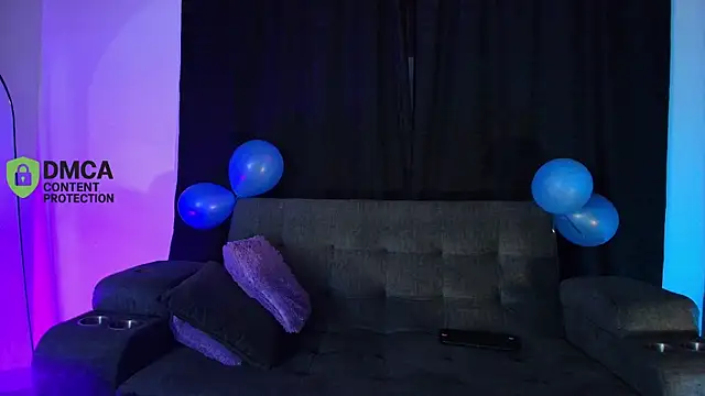 yungelitamor  online show from March 4, 2026, 5:37 am