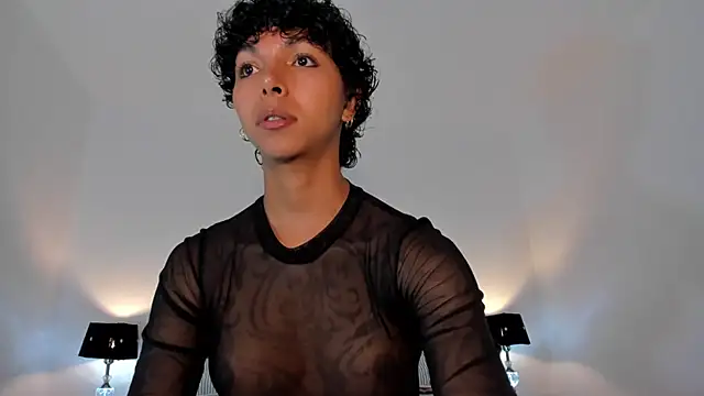 xhenisa  online show from March 15, 2025, 8:10 pm