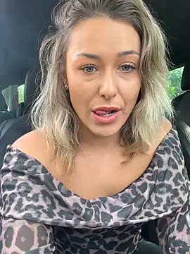 Snapshot of petrouchkaaa_ chatting on November 30, 2025, 10:16 am petrouchkaaa online show from November 30, 2025, 10:16 am