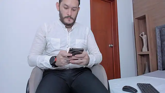 jeanpiere  online show from March 6, 2026, 3:23 am