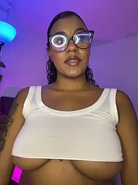 Snapshot of charlotteeruss chatting on November 5, 2025, 3:42 am charlotteeruss online show from November 5, 2025, 3:42 am