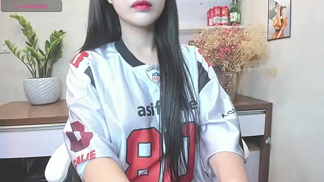 Snapshot of Mimini- chatting on November 2, 2025, 3:55 am Mimini- online show from November 2, 2025, 3:55 am