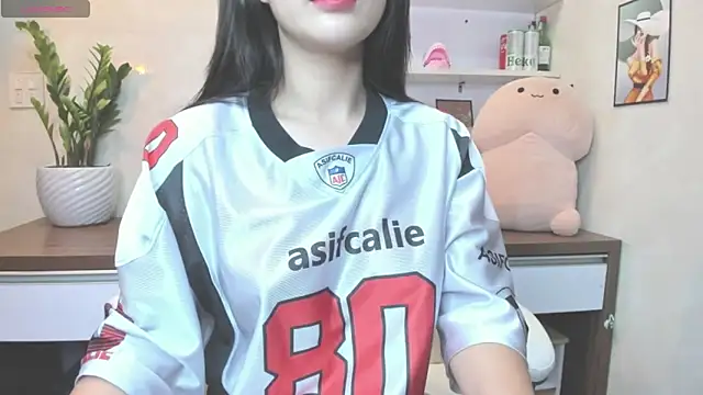 Snapshot of Mimini- chatting on October 11, 2025, 5:08 am Mimini- online show from October 11, 2025, 5:08 am