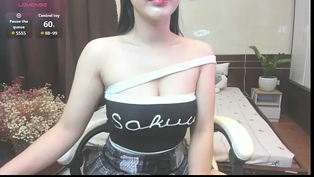 Snapshot of Mimini- chatting on November 17, 2025, 4:05 am Mimini- online show from November 17, 2025, 4:05 am