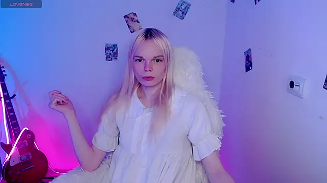 Emily Nyaffee online show from November 25, 2025, 8:31 pm